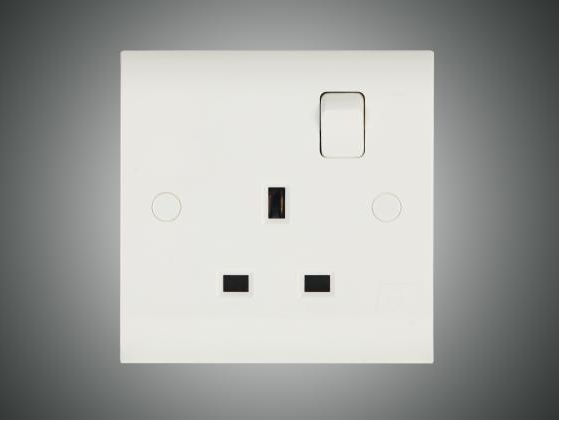 13A 3 PIN SOCKET+ SWITCH-ELEGANT