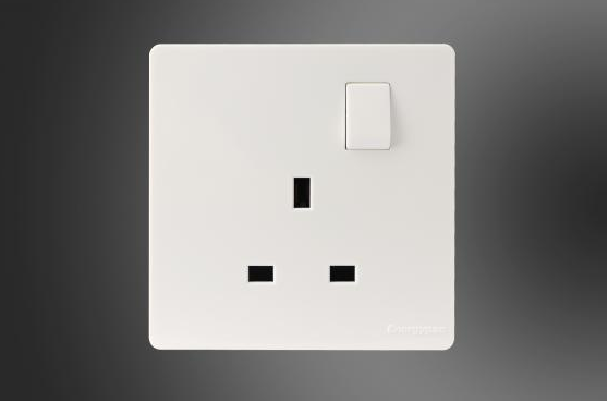 VENICE 15A 3 PIN SOCKET + SWITCH