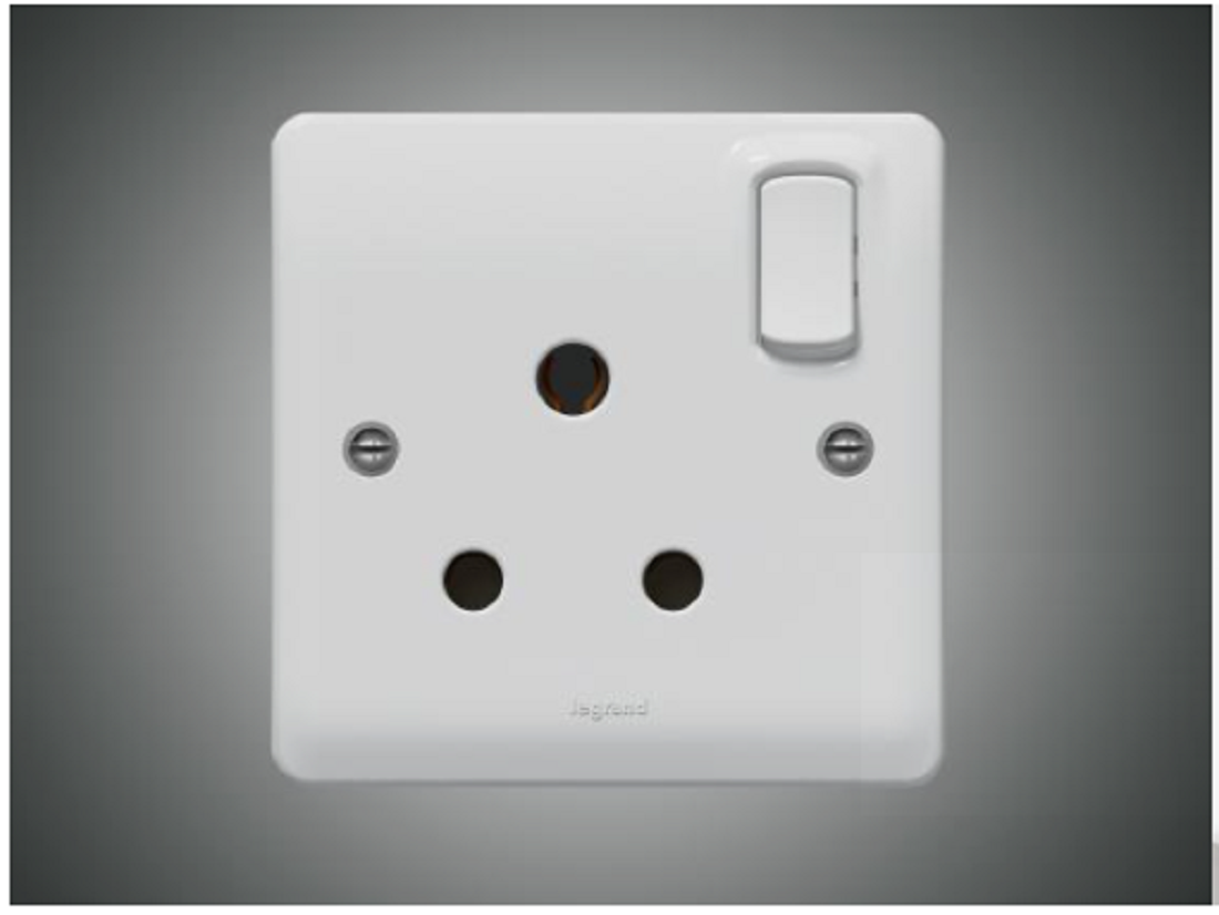 15 A 3 pin socket + switch-Synergy