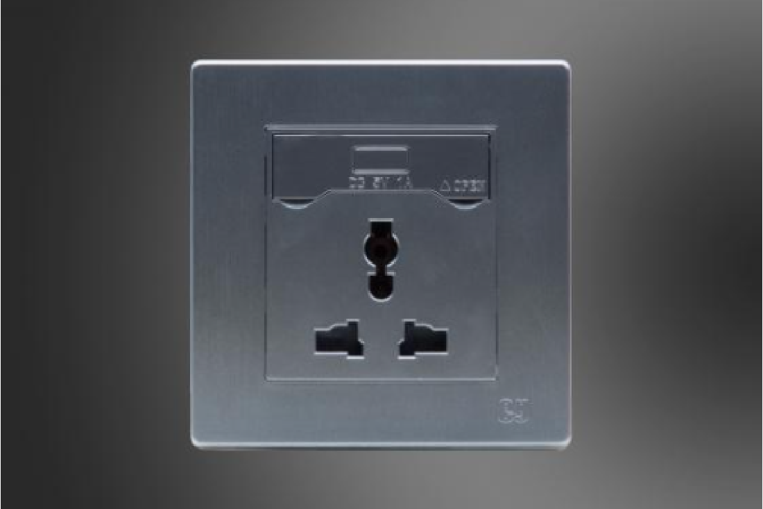 Universal Socket with USB-Silver (MGS3040/S)