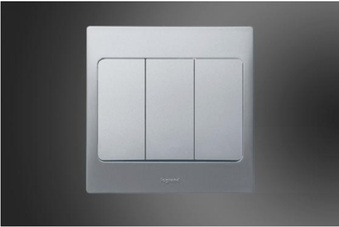 3 Gang 1 Way Switch Mallia Silver (283004)